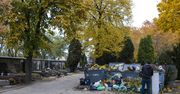 Toruń: Listopad potraja liczbę odpadów na cmentarzach