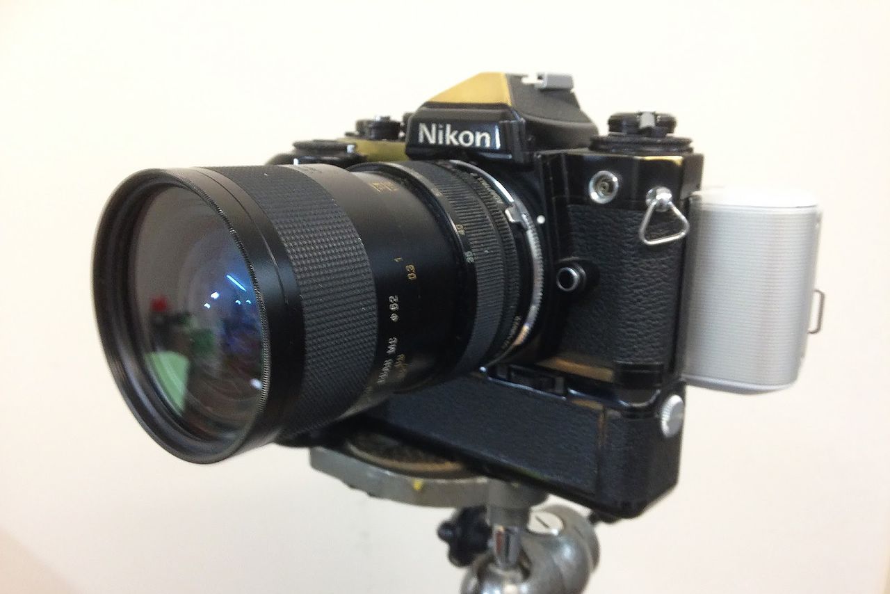 Sony NEX-3 jako cyfrowa przystawka do Nikona na klisze. Ten Frankenstein naprawdę działa