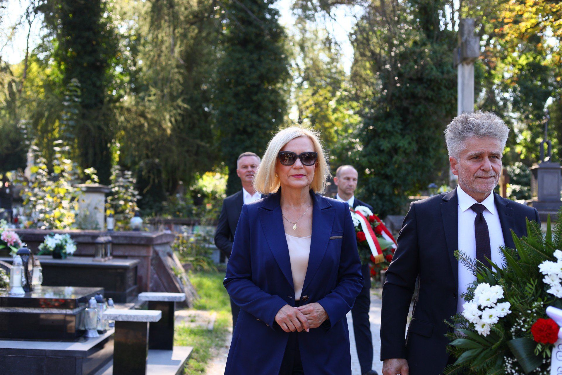 W skład delegacji wchodzili marszałek Województwa Świętokrzyskiego, Renata Janik, Senator Rzeczypospolitej Polskiej Krzysztof Słoń, Przewodniczący Komisji Rodziny i Polityki Społecznej, Arkadiusz Ślipikowski oraz radny Sejmiku Województwa Świętokrzyskiego Sławomir Gierada