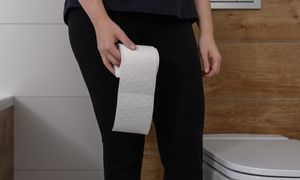 Wstajesz co noc do WC? Urolog mówi, co to oznacza