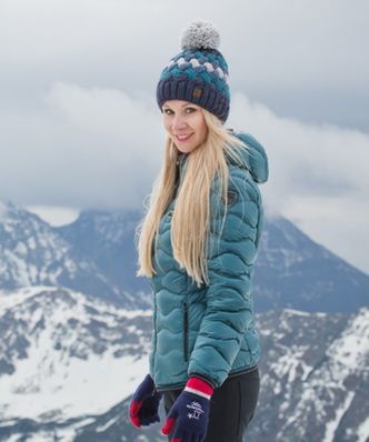 Żona Stocha w zimowej scenerii. Uwagę fanów przykuł jeden szczegół