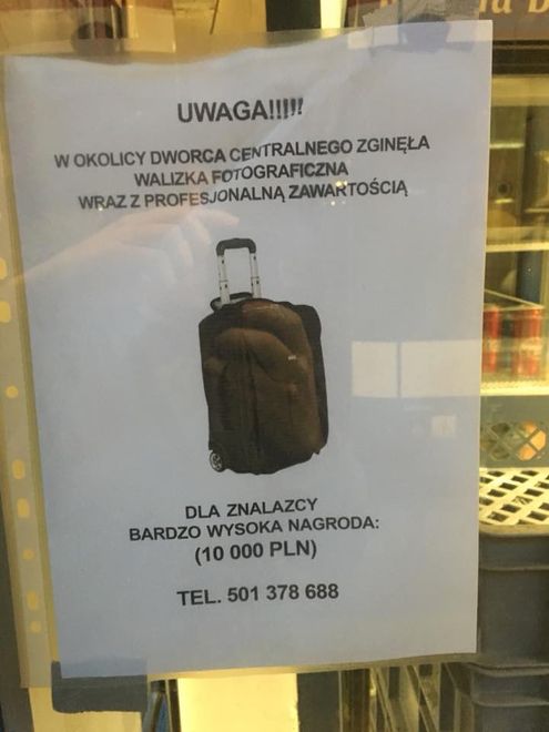 Na Dworcu Centralnym zaginęła walizka ze sprzętem fotograficznym 