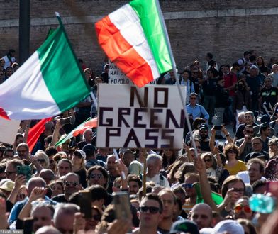 Włosi wprowadzają przepustki sanitarne, ale mają poważny problem
