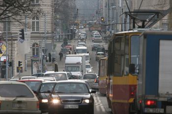 Zaczęło  się! Korki w mieście. Już stoi aleja Palki, tłok przy dworcu Kaliskim