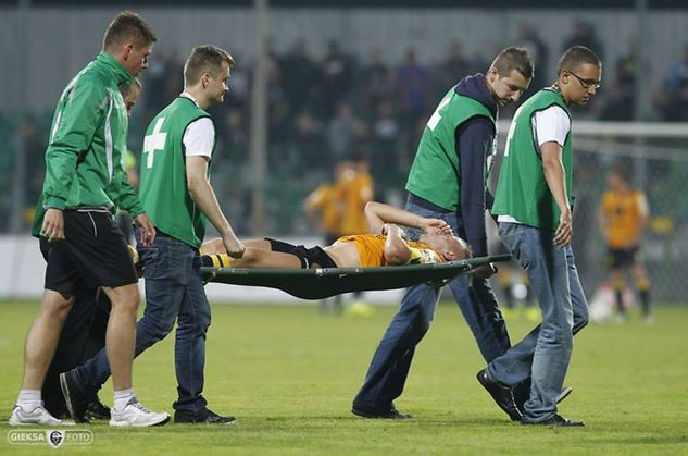 Kamil Cholerzyński bezpośrednio z boiska trafił do szpitala  fot. GKS Katowice