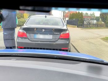 Podrobione tablice rejestracyjne. Zauważył je policjant po służbie