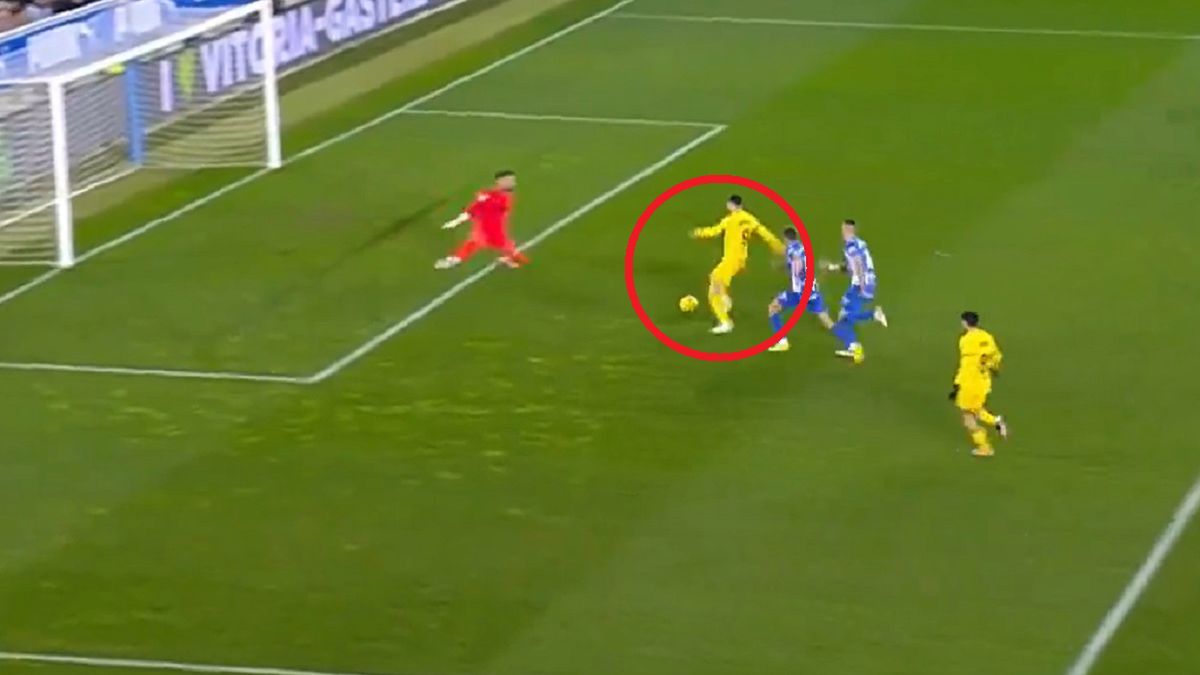 Twitter / Eleven Sports / Na zdjęciu: gol Lewandowskiego