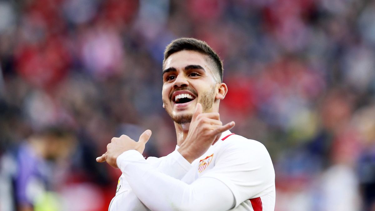 PAP/EPA / JOSE MANUEL VIDAL / Na zdjęciu: Andre Silva celebrujący zdobycie gola
