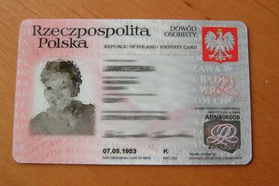 RPO: umożliwić Polakom za granicą wymianę dowodów w konsulatach