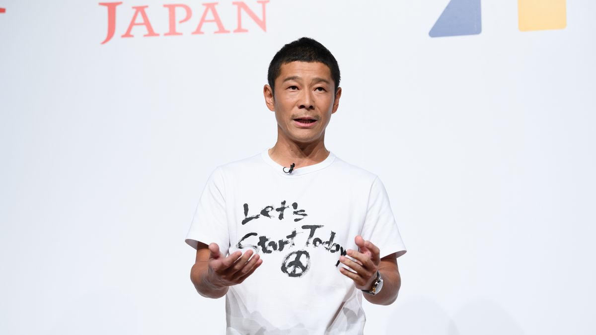 News Conference As Yahoo Japan Agrees to Buy Majority Stake in Fashion Site ZozoBloombergnews conference, press, east asian, presser, newser