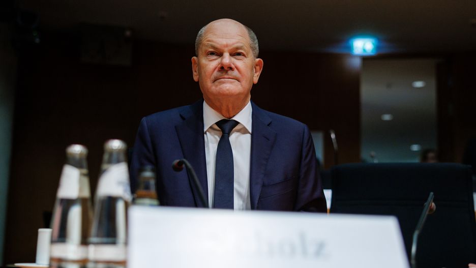 German Chancellor Olaf Scholz attends a hearing as a witness in front of Afghanistan Inquiry Committee, in Berlin, Germany, 14 November 2024. For the session of the Afghanistan Inquiry Committee on 14 November 2024 in Berlin, former German Defense Minister Annegret Kramp-Karrenbauer, former German Finance Minister Olaf Scholz and a former Head of the Minister's Office at the Federal Foreign Office were subpoenaed to testify. EPA/CLEMENS BILAN Dostawca: PAP/EPA.