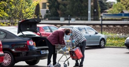 Jak zakaz handlu ograniczył wpływy z podatków? Ministerstwo tego nie wie