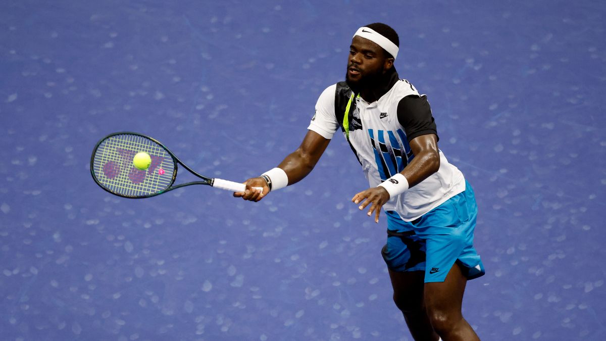 Zdjęcie okładkowe artykułu: PAP/EPA / JASON SZENES / Na zdjęciu: Frances Tiafoe