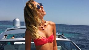Wymarzone wakacje Alvaro Moraty. Słońce, morze i piękna modelka