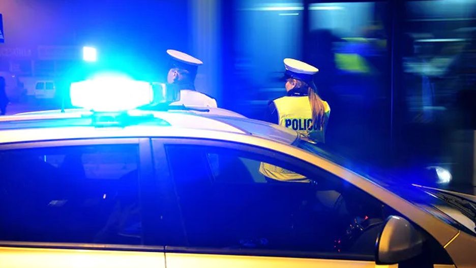 Warszawa. Wjechali koparką do marketu, by wyrwać bankomat