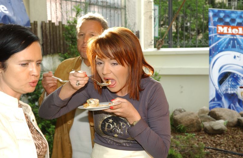 Danuta Holecka, Jolanta Fajkowska  2005-06-06