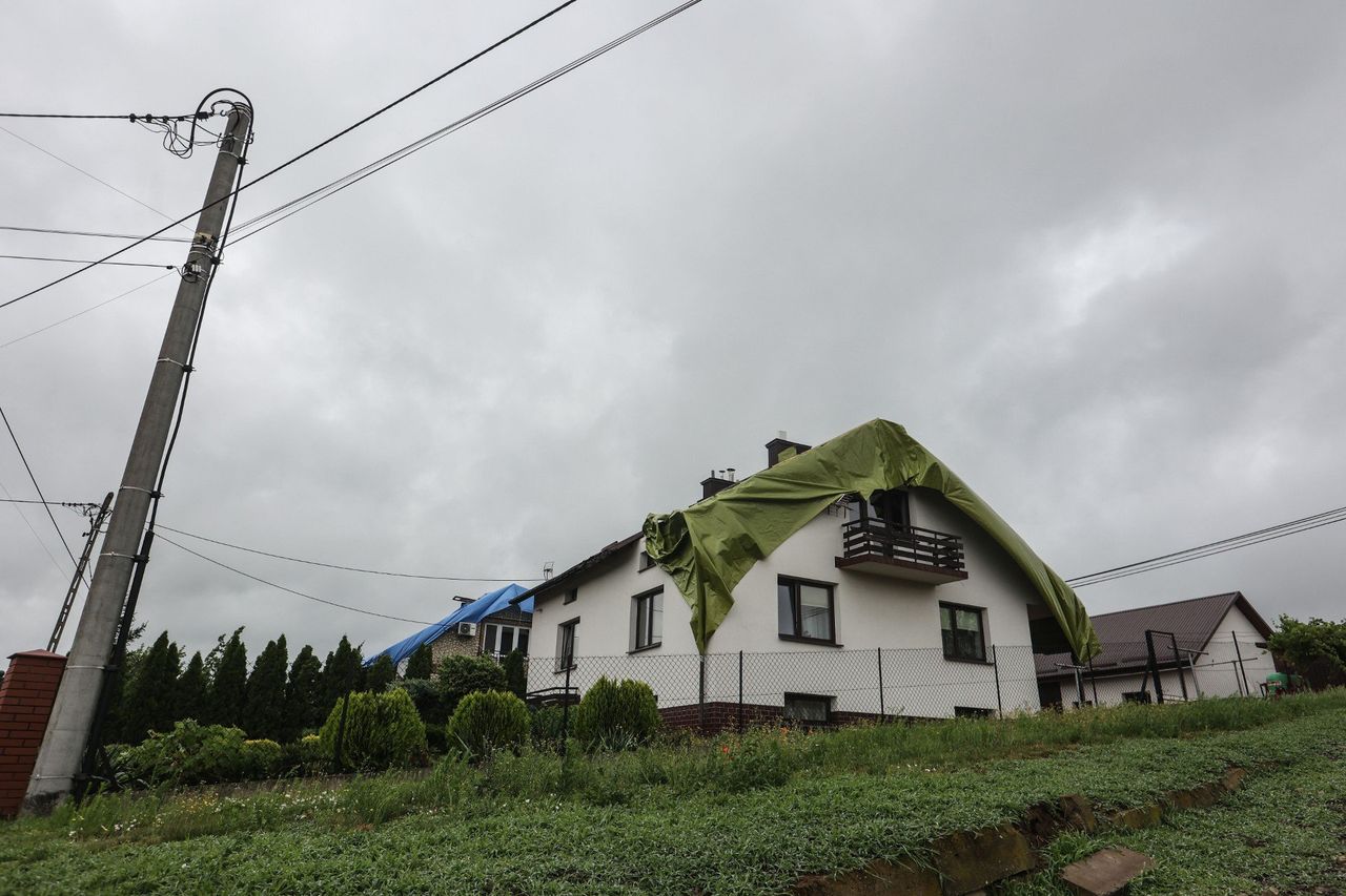 Burze uderzą z pełną siłą. Możliwe podtopienia, grad i zerwane dachy