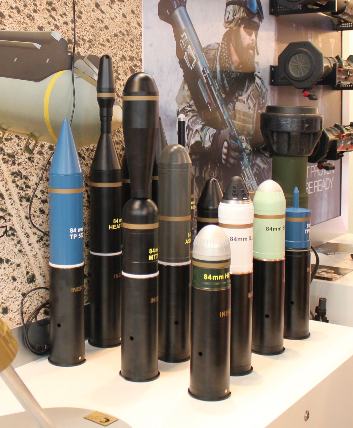 Bogata rodzina pocisków do działa bezodrzutowego Carl Gustaf.