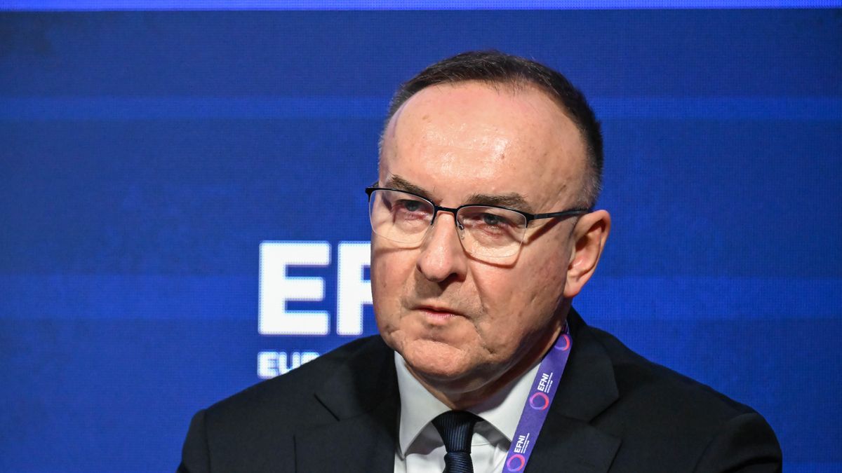 Micha Kobosko
Andrzej Jackowski
bezpieczestwo, biznes, biznesowa, biznesowe, debata debaty, EFNI, ekonomia, europejskie forum nowych idei 205, gospodarka, konferencja, kongres EFNI, Ludzie, Polski hard case transformacji energetycznej:, portret, Radisson Blu, w Sopocie