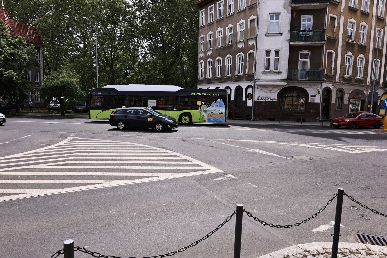 Skrzyżowanie ulic: Wybickiego, Łokietka i Armii Polskiej jest jednym z częściej uczęszczanych punktów na mapie drogowej Gorzowa.