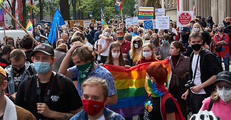 Warszawa. Protest przed MEN przeciwko Przemysławowi Czarnkowi