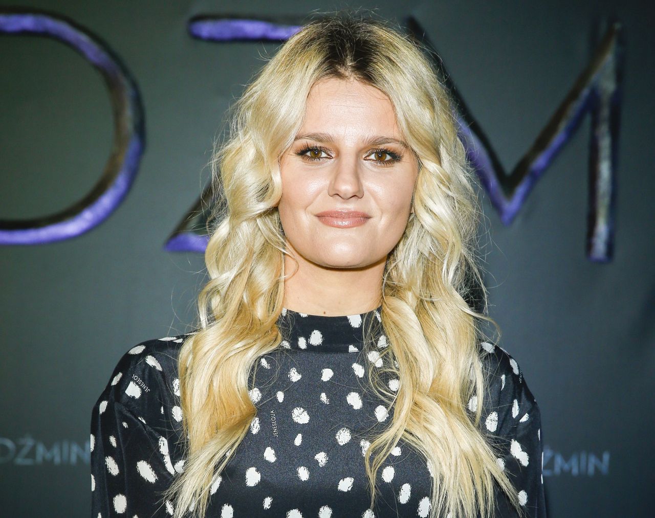 Zofia Zborowska chłodzi się w basenie. I śpiewa