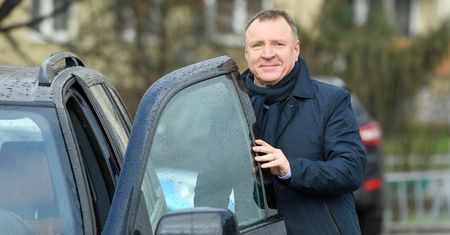 "Szybszy od prawa". Wydało się, dlaczego Jacek Kurski parkował za friko