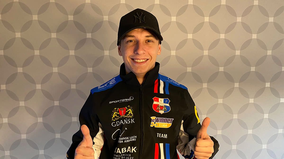 Facebook / Na zdjęciu: Michał Gruchalski w trykocie Wybrzeża