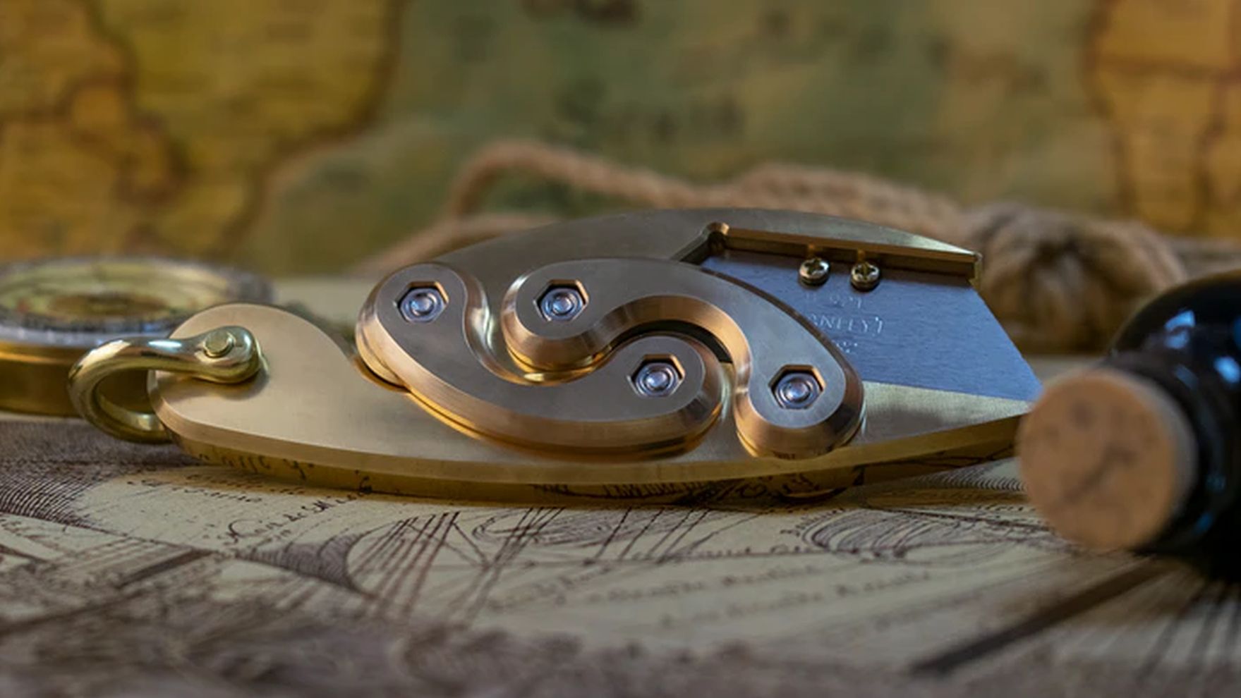 Kraken Blade – ostry jak brzytwa nóż z mosiądzu. Inspirowany morskimi potworami 5