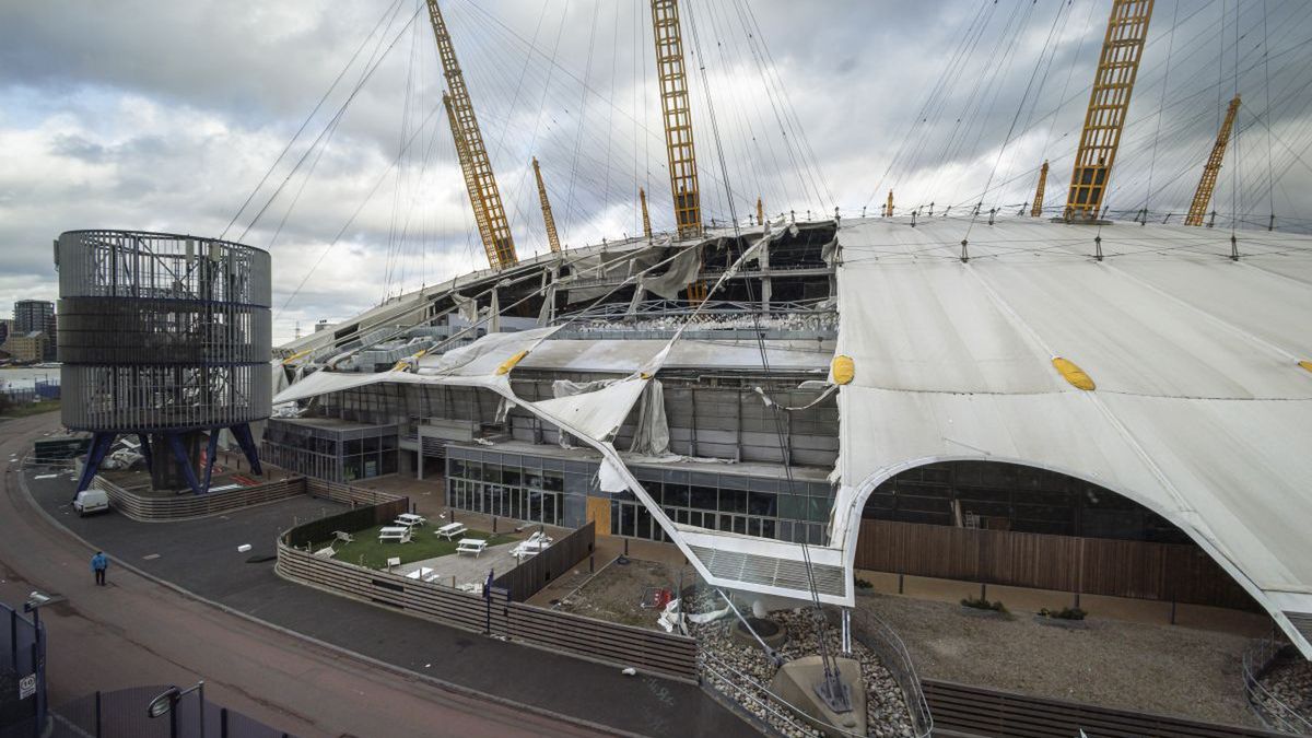 uszkodzona o2 Arena w Londynie