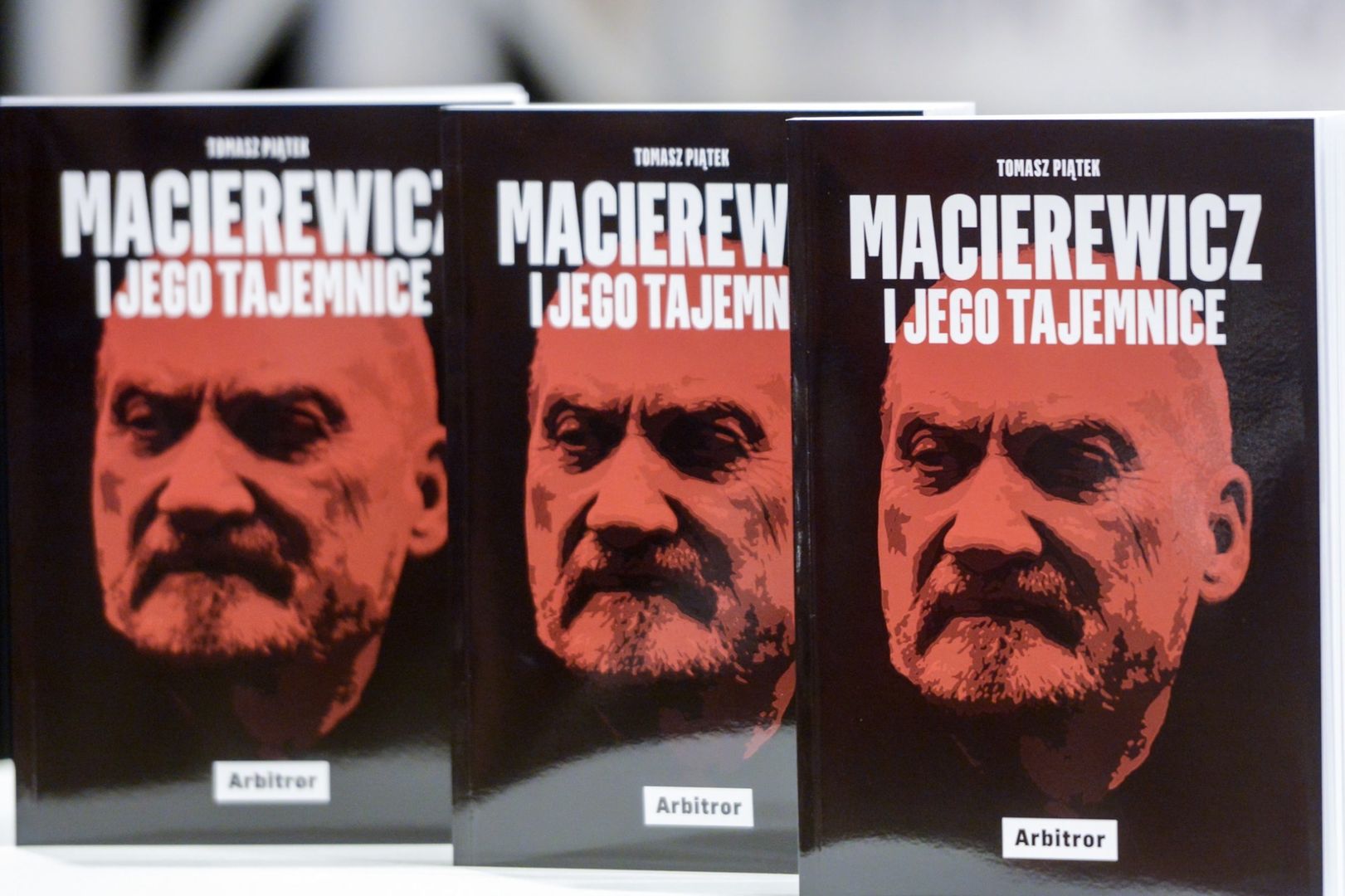 Książka "Macierewicz I Jego Tajemnice" Bije Rekordy. Tomasz Piątek ...