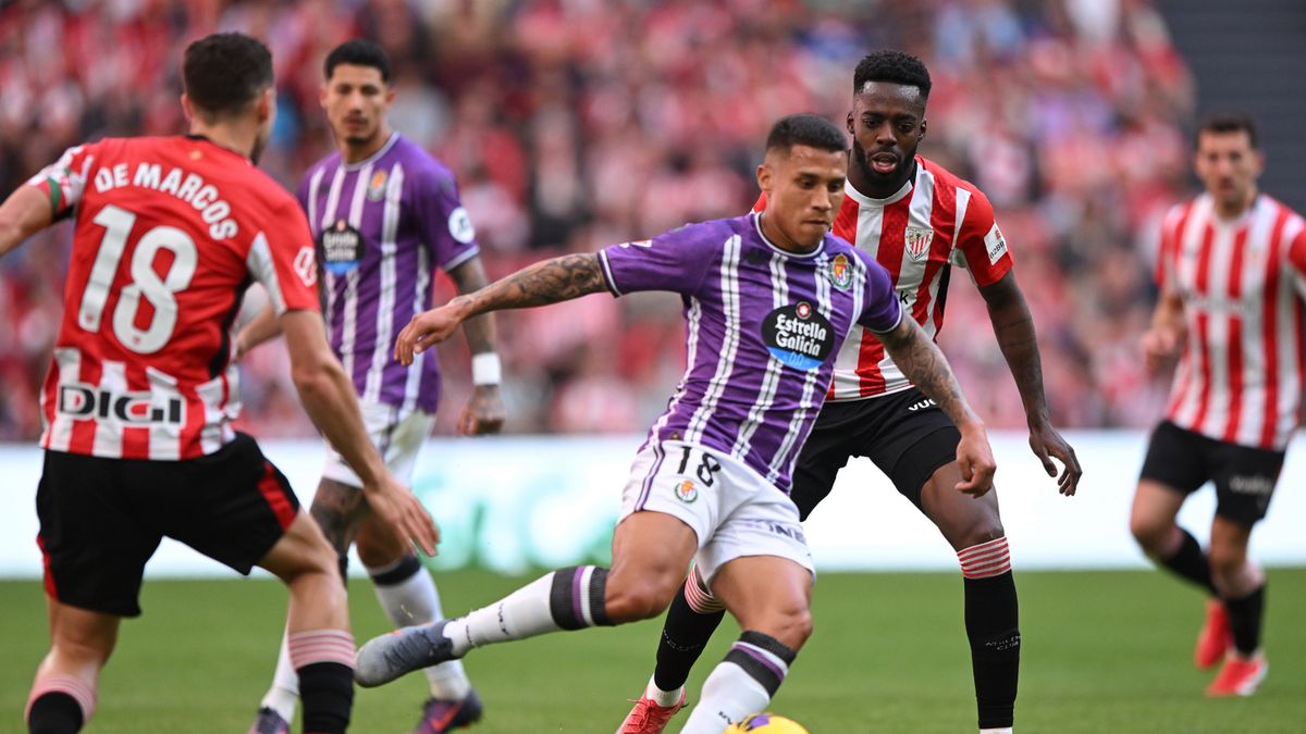 Getty Images / Soccrates Images / Darwin Machis (przy piłce)