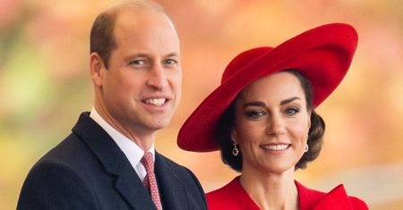 Kate Middleton przyłapana na KOLEJNEJ nieudanej przeróbce?! Fani doszukali się błędów w nowej fotografii (FOTO)