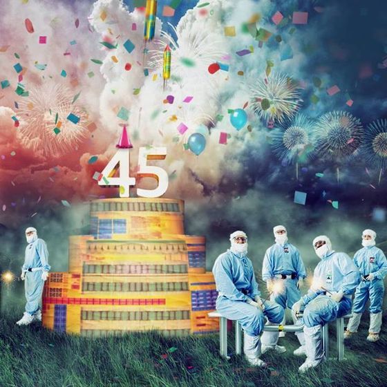 Intel 45 urodziny tort krzemowy grafika