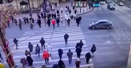 Wjechał w tłum na pasach. Rosjanin zatrzymany
