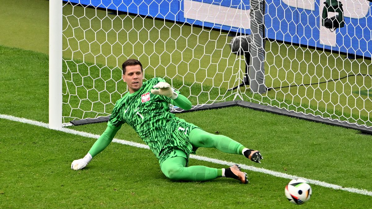 BERLIN, GERMANY - JUNE 21: Wojciech Szczesny of Poland fails to save a penalty during the UEFA EURO 2024 group stage match between Poland and Austria at Olympiastadion on June 21, 2024 in Berlin, Germany. (Photo by Dan Mullan/Getty Images)