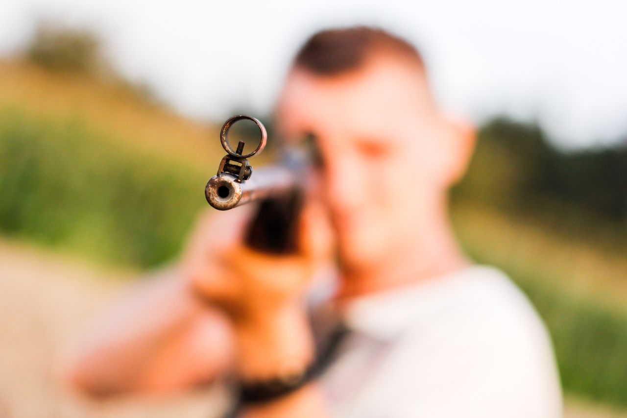 Stargard: Zatrzymani za strzelanie z wiatrówki - straty sięgają 10 tysięcy złotych