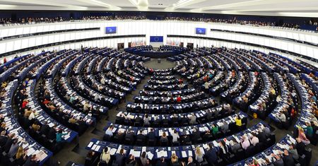 Unia Europejska to nie tylko polityka. Alkohol, imprezy i podróże polityków