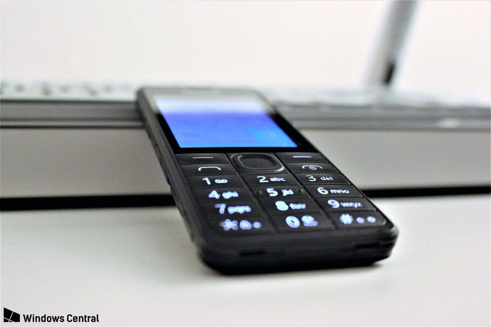 Anulowana komórka Microsoftu z interfejsem à la Windows. Wyciekł prototyp 8