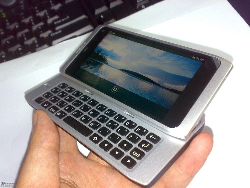 Nokia N950 - znamy nazwę smartfona z MeeGo