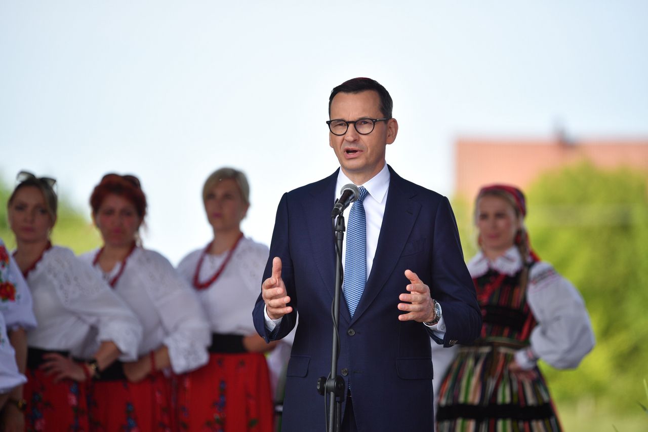 Na zdjęciu Mateusz Morawiecki przemawia podczas obchodów Święta Niepodległościowego Ruchu Ludowego w Starej Błotnicy