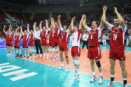 Dwunastu wspaniałych wraz z trenerem Anastasim tuż po finałowym meczu Ligi Światowej 2012 (fot. FIVB)