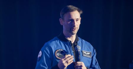 Sławosz Uznański-Wiśniewski rozsierdził POLS-ę. Chcą zakazu wypowiedzi