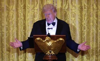 Trump znów atakuje szefa banku centralnego. "Chętnie bym go wykopał"