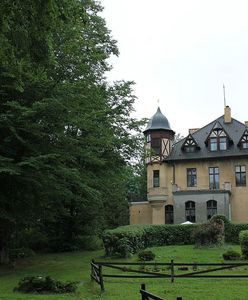 Pałac pod Słupskiem. Posiadłość wystawiono na sprzedaż za miliony