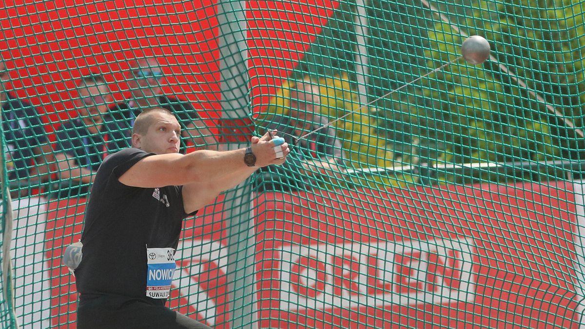 Wojciech Nowicki w konkursie rzutu młotem mężczyzn podczas lekkoatletycznych mistrzostw Polski w Suwałkach