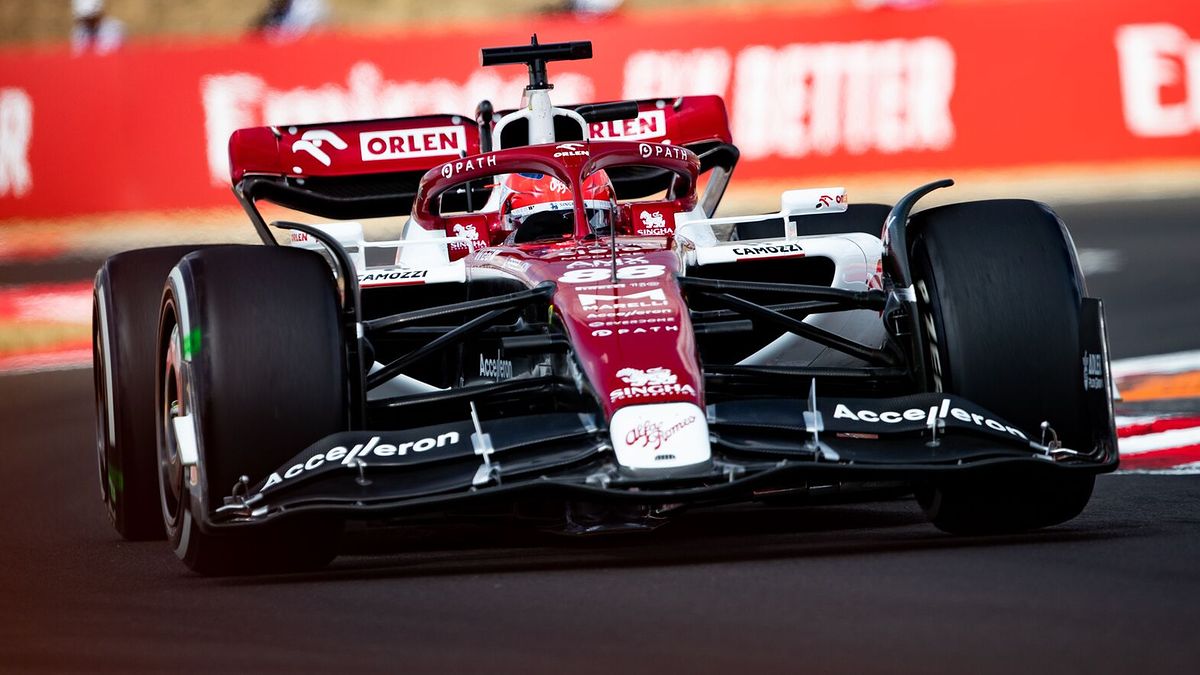 Zdjęcie okładkowe artykułu: Materiały prasowe / Alfa Romeo F1 ORLEN / Na zdjęciu: Robert Kubica