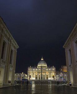 To były chwile grozy w Watykanie. Padły strzały, jak staranował bramę