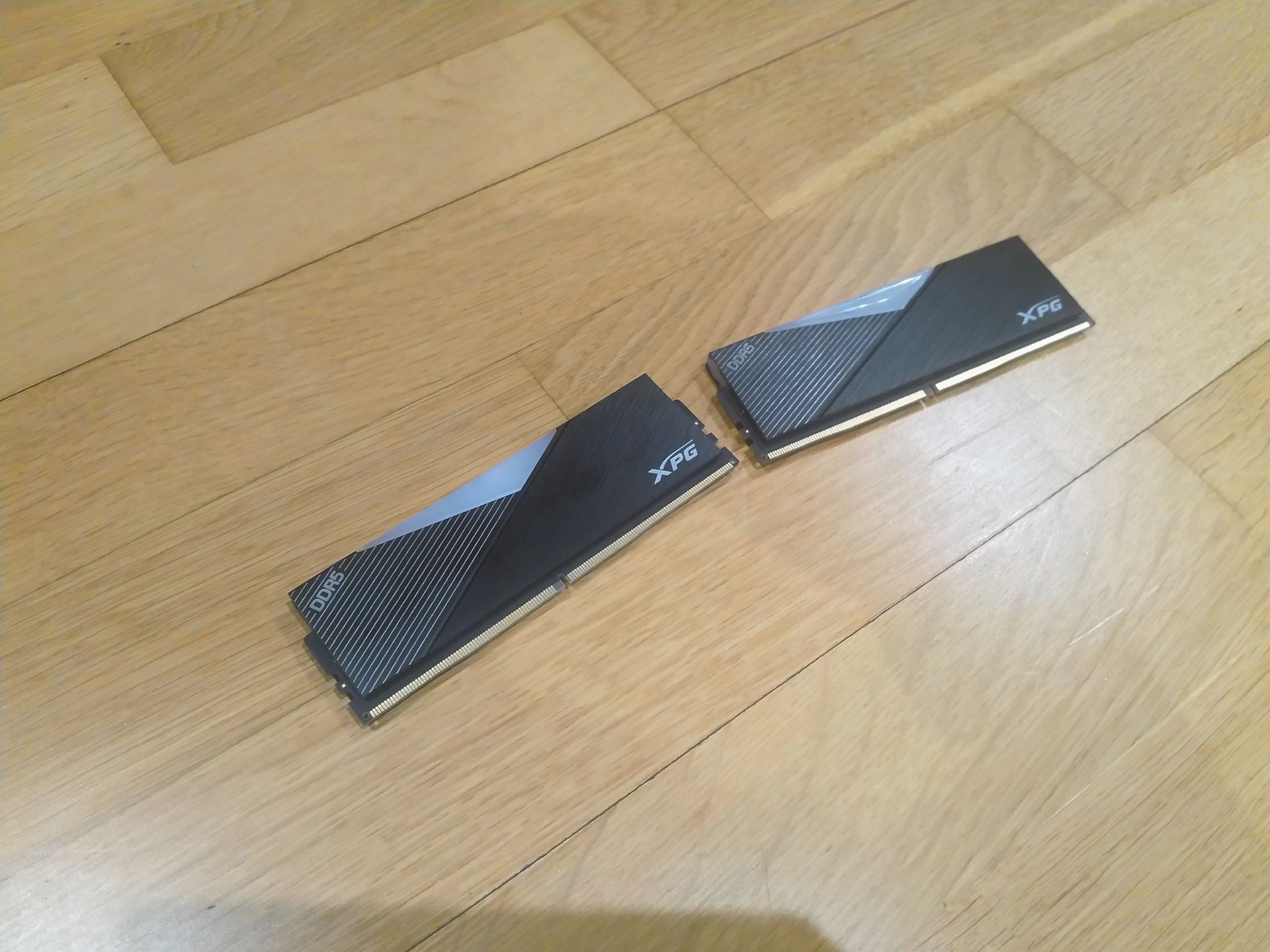 Moduły XPG Lancer RGB.