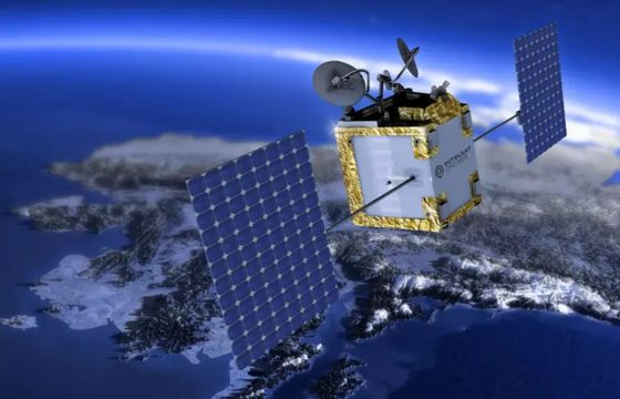 Usługi internetu satelitarnego pomagają operatorowi Polsat Box i Canal+